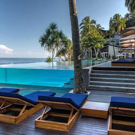 กาตามารัน โฮเต็ล แอนด์ รีสอร์ต Hotel เซงกีกี ภายนอก รูปภาพ Infinity pool at the resort