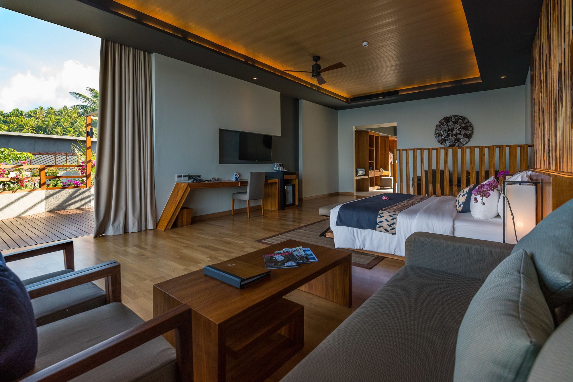 กาตามารัน โฮเต็ล แอนด์ รีสอร์ต Hotel เซงกีกี ภายนอก รูปภาพ A bedroom at the resort